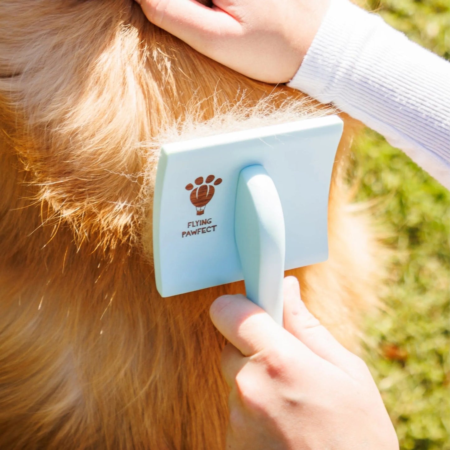 Flying Pawfect Curved Coral Large Pet Slicker Brush supplier image 3
